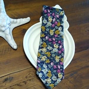 Beautiful Lands' End tie.